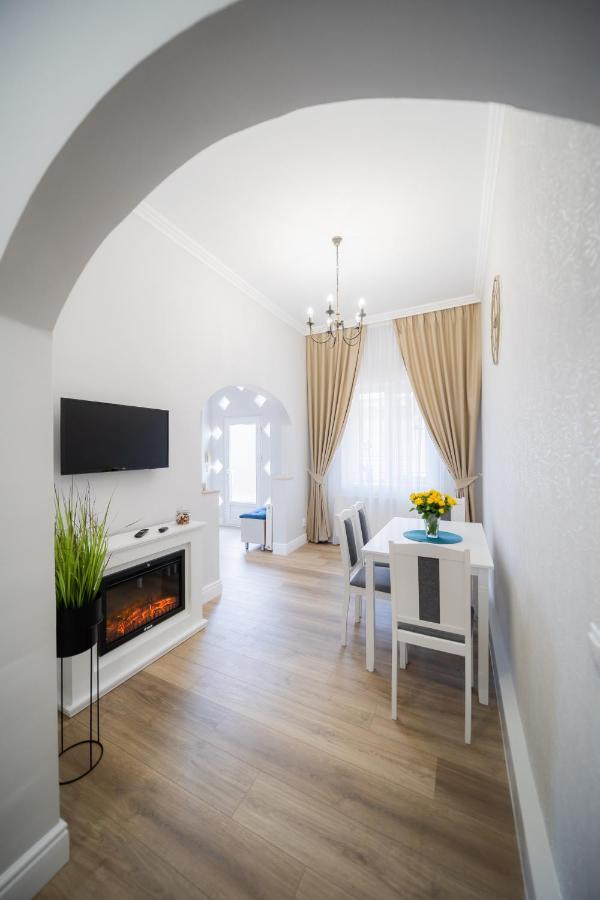 Bluesky Ultra-Central Premium Apartment Орадеа Екстериор снимка