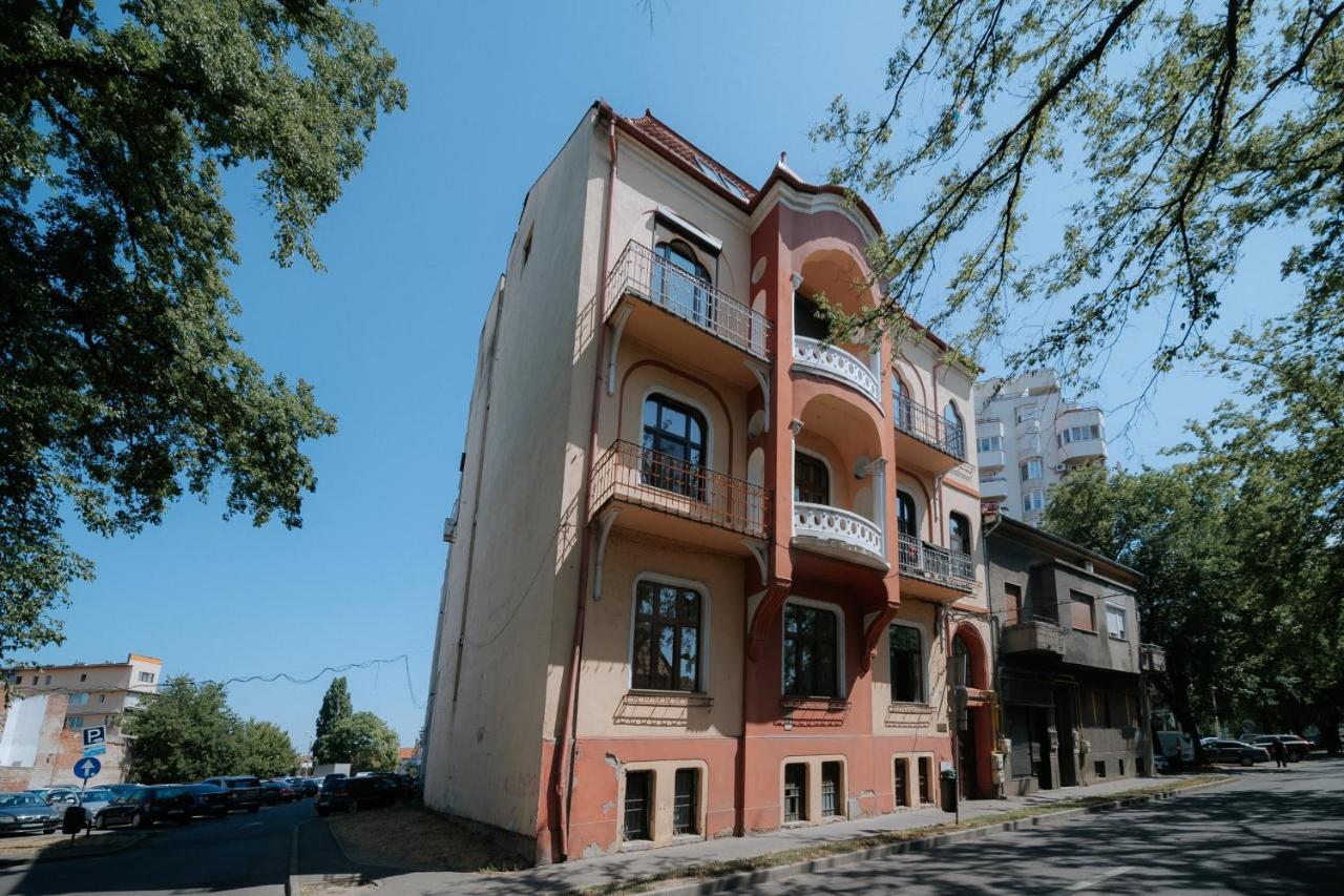 Bluesky Ultra-Central Premium Apartment Орадеа Екстериор снимка